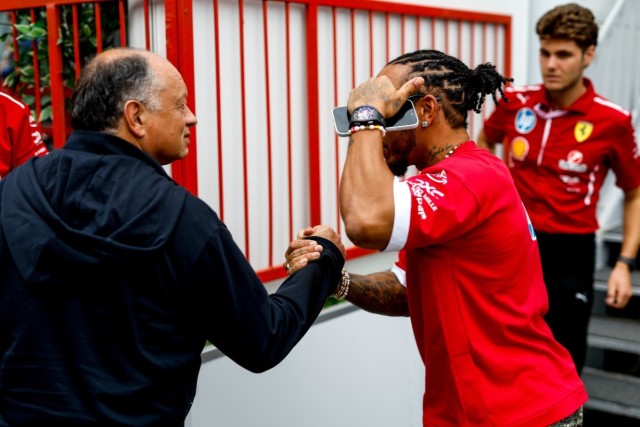  és  - Vasseur „nagy rajongója" Hamilton potenciális F1-es utódjának - sajtóhír